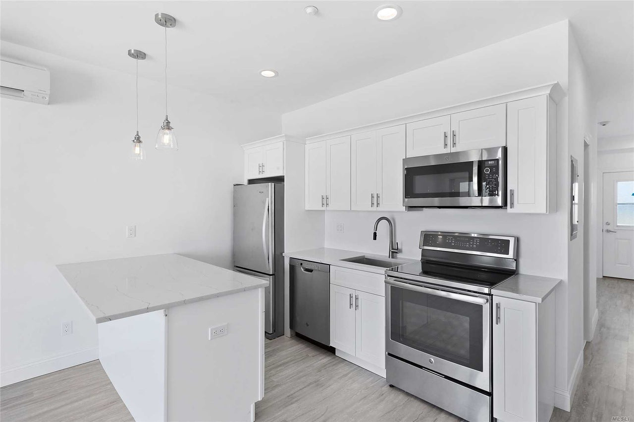 Kitchen project designed and supplied by DirectCabinets for The Sandpiper of 474 Dune Road.