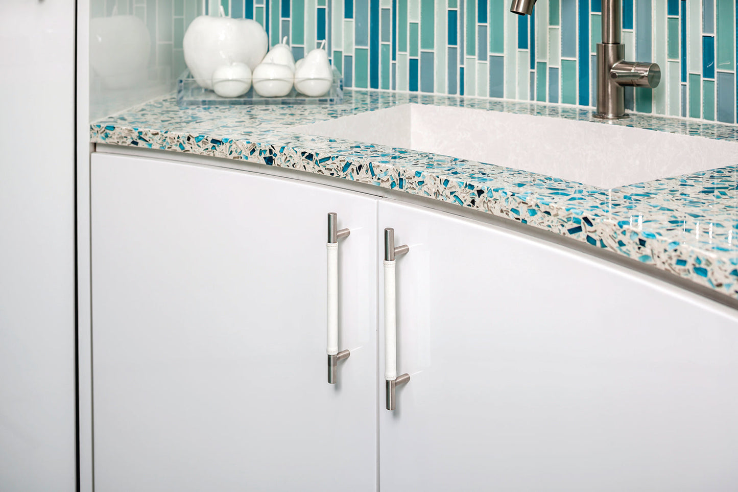Zanzibar Leather 6-5/16" CC Cabinet Pull-DirectCabinets.com